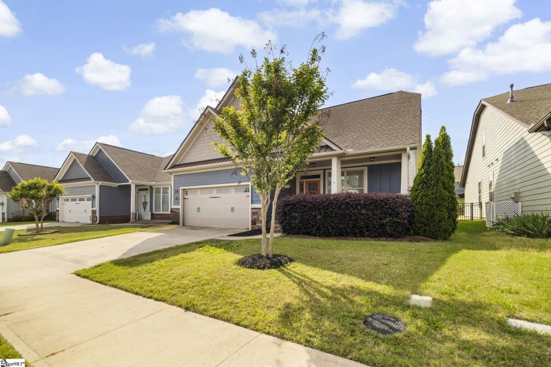 Property image 3 at 180 Bur Oak Drive, Taylors, SC 29687