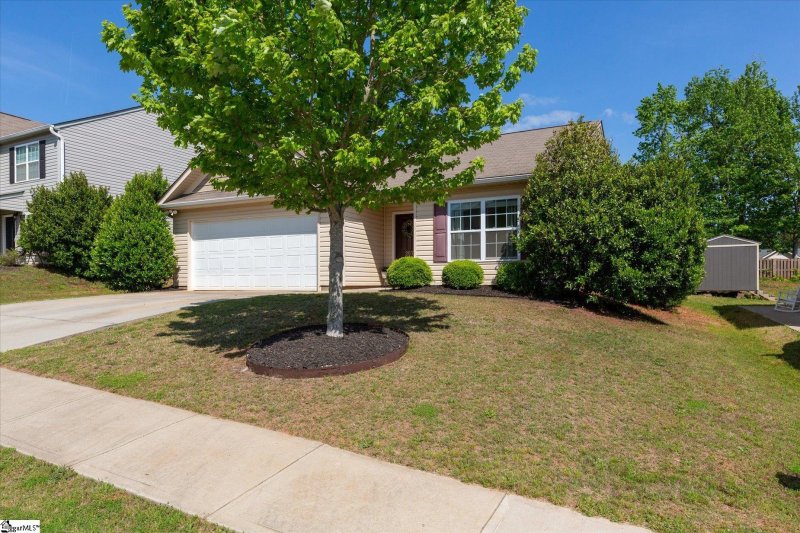 Property image 3 at 207 Willow Grove Way, Piedmont, SC 29673