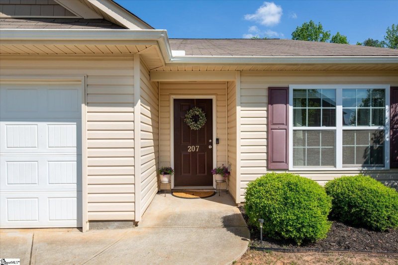 Property image 4 at 207 Willow Grove Way, Piedmont, SC 29673