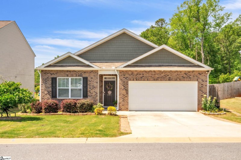 Property image 2 at 201 Sweetgrass Lane, Piedmont, SC 29673