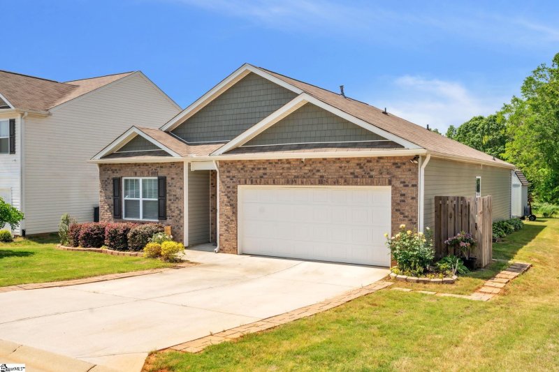 Property image 3 at 201 Sweetgrass Lane, Piedmont, SC 29673