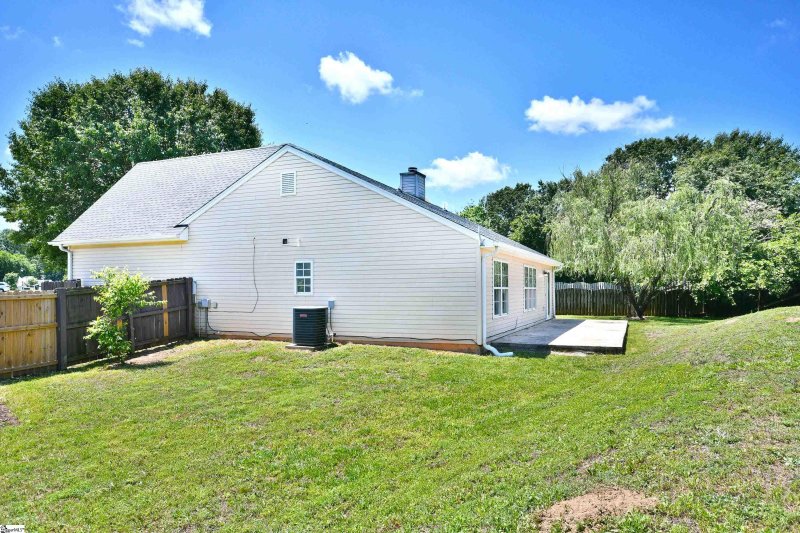 Property image 3 at 109 Ontario Court, Simpsonville, SC 29681-1978