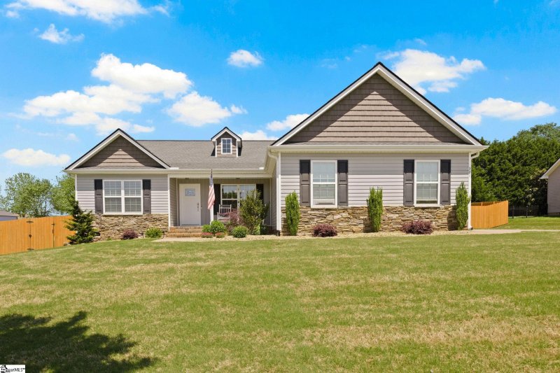 Property image 2 at 327 Terra Plains Drive, Greer, SC 29651