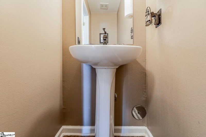 Property image 4 at 2010 Small Meadows Court, Fountain Inn, SC 29644
