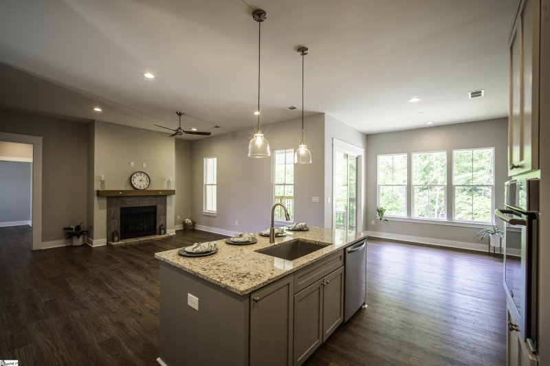 Property image 5 of 221 Wood River Way in Country View, Taylors, SC 29687