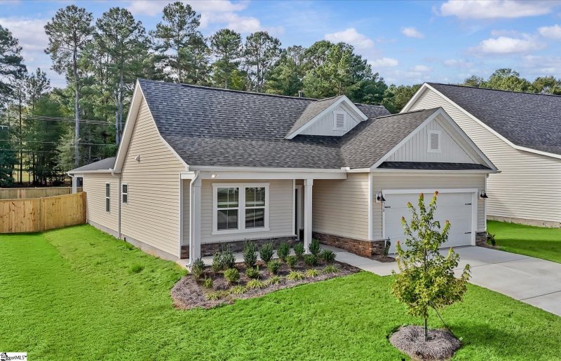 Property image 3 of 1330 Willow Ridge Way in Briarwood Reserve, Spartanburg, SC 29307