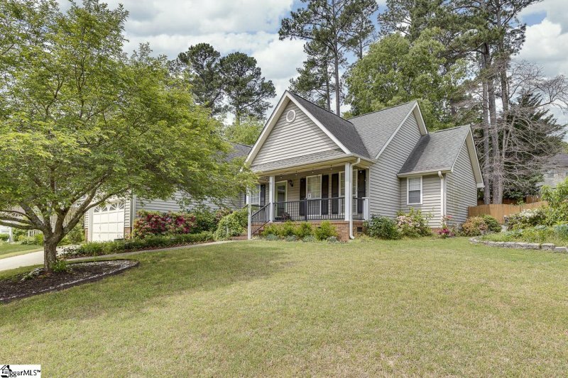 Property image 2 at 10 E Fair Isle Drive, Simpsonville, SC 29681