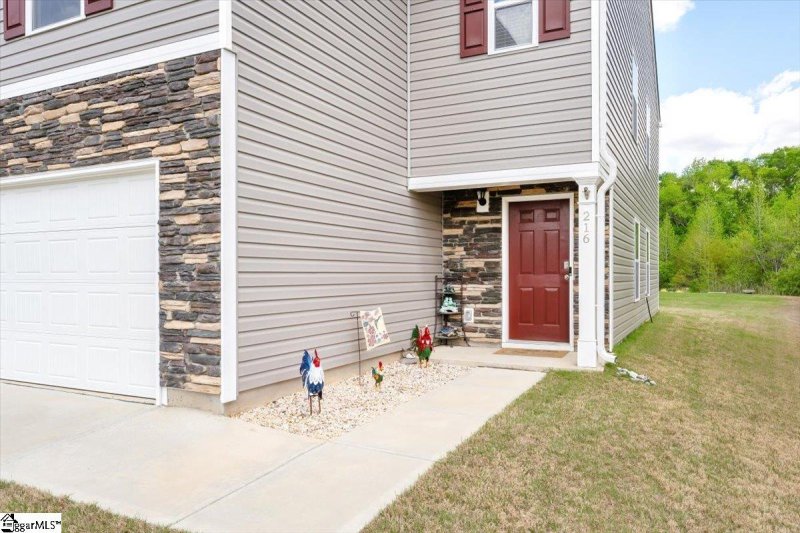 Property image 3 at 216 Bonifay Drive, Fountain Inn, SC 29644