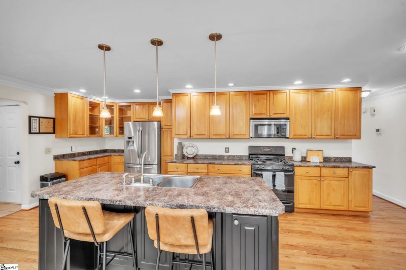 Property image 3 at 320 Chenoweth Drive, Simpsonville, SC 29681-4635