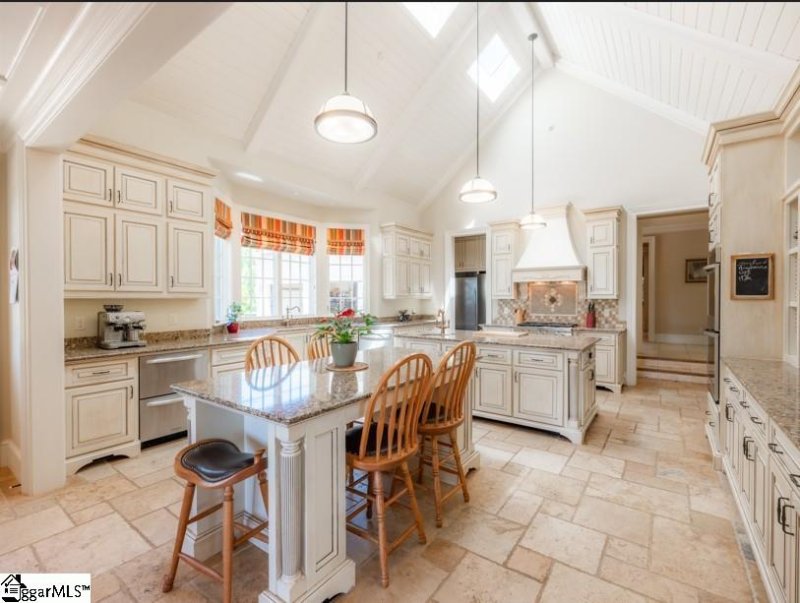 Property image 3 of 2921 N Pacolet Road in Caroland Farms, Landrum, SC 29356