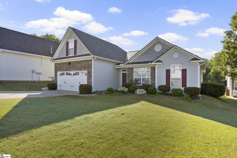 Property image 2 at 17 Affirmed Court, Greenville, SC 29617