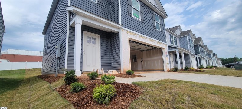 Property image 2 at 6068 Willutuck Drive, Boiling Springs, SC 29316