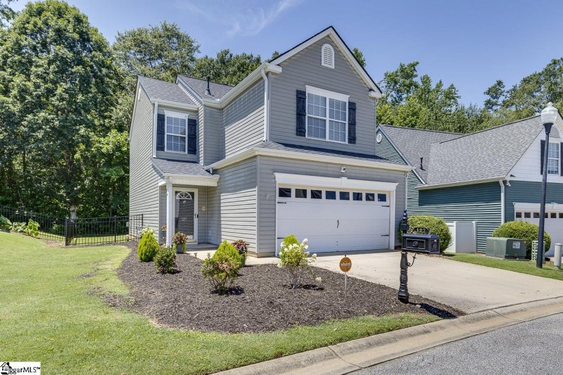 Property image 2 at 127 Ledgewood Way, Easley, SC 29642