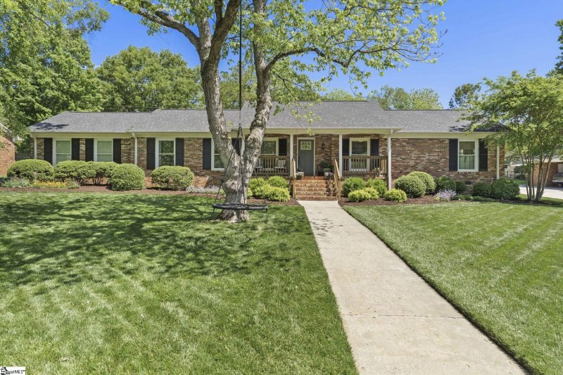 Property image 3 at 27 Hillsborough Drive, Greenville, SC 29615