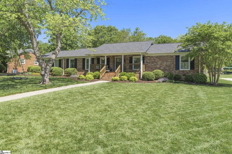 Property image 4 at 27 Hillsborough Drive, Greenville, SC 29615