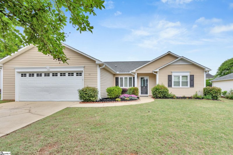 Property image 2 at 15 Sunbriar Drive, Greenville, SC 29615-5345