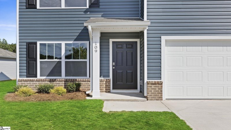Property image 2 at 109 Larson Lane, Greenwood, SC 29646