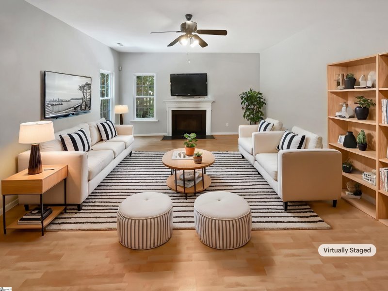 Property image 2 of 102 Thurber Way in Orchard Farms, Simpsonville, SC 29681