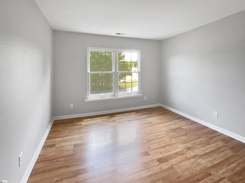 Property image 5 of 102 Thurber Way in Orchard Farms, Simpsonville, SC 29681