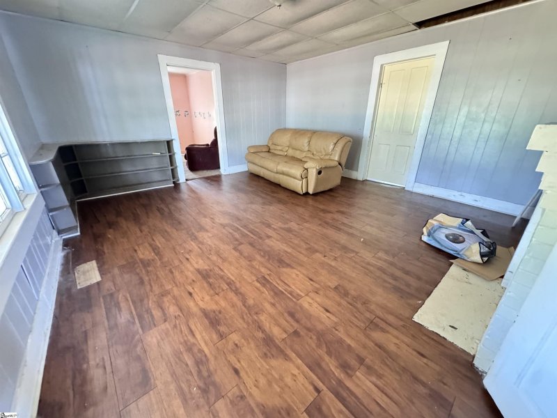 Property image 4 at 14 19th Street, Greer, SC 29651