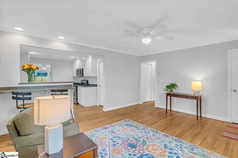 Property image 4 at 8 Queen Aly Alley, Greenville, SC 29611