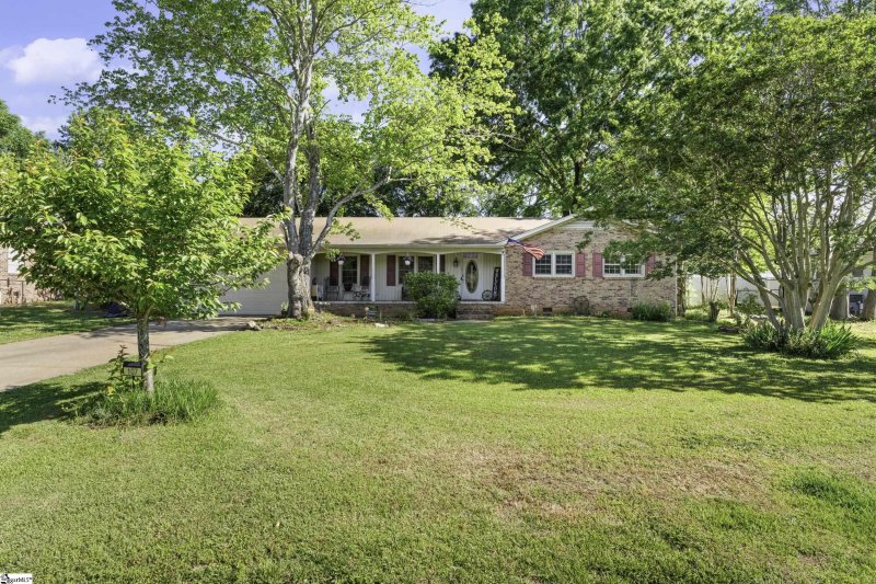 Property image 2 at 107 Benjamin Avenue, Greer, SC 29651