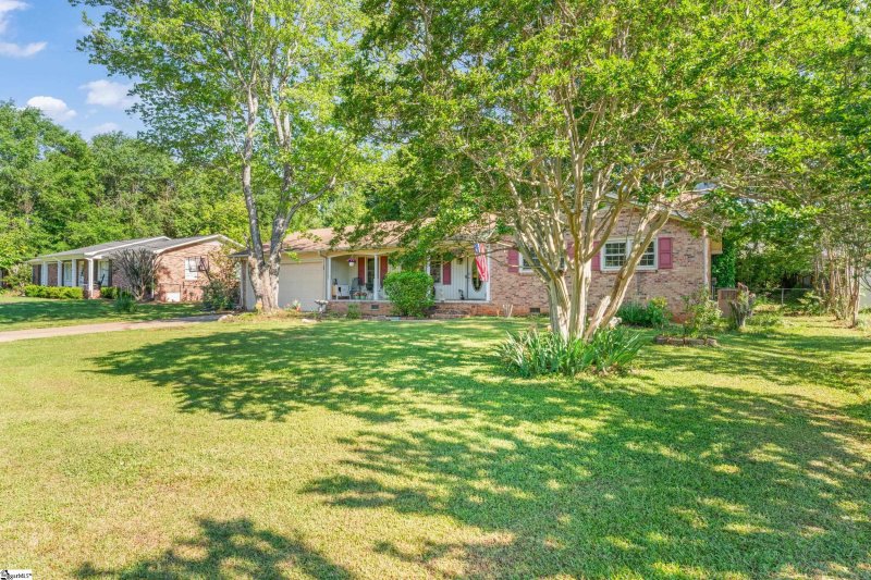 Property image 3 at 107 Benjamin Avenue, Greer, SC 29651