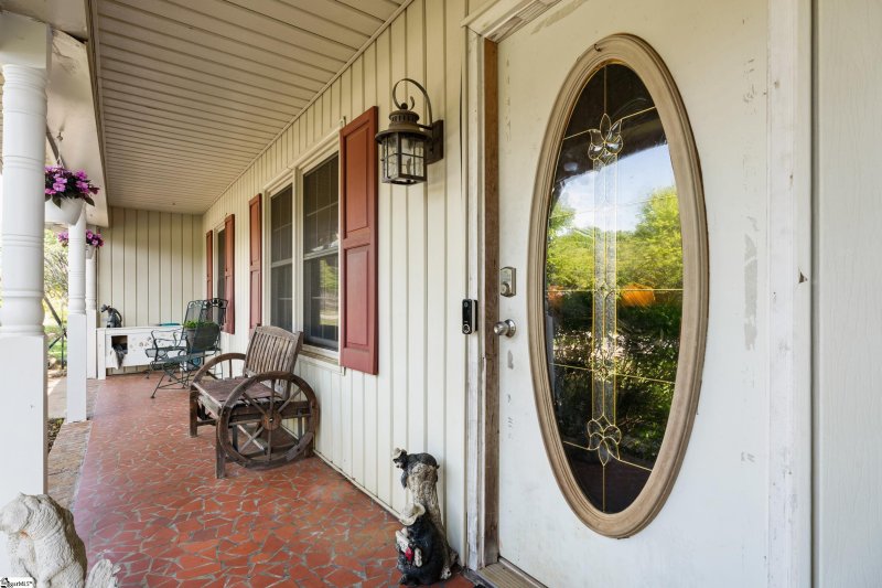 Property image 4 at 107 Benjamin Avenue, Greer, SC 29651