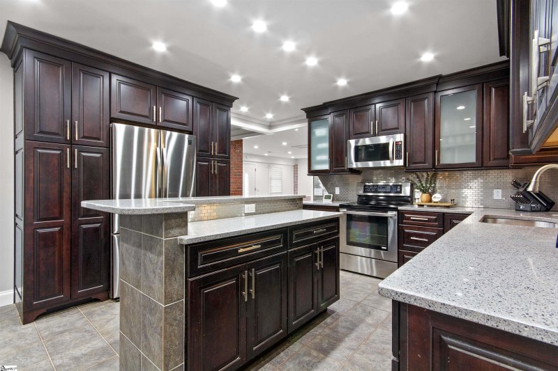 Property image 4 at 201 Knollview Drive, Greenville, SC 29611