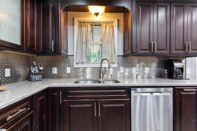 Property image 5 at 201 Knollview Drive, Greenville, SC 29611