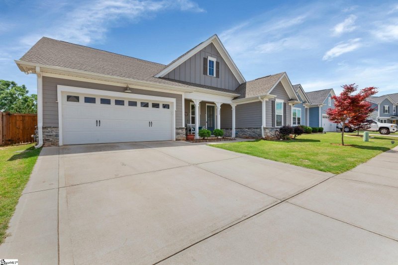 Property image 2 of 222 Durness Drive in Jones Mill Crossing, Simpsonville, SC 29681