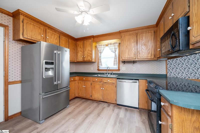 Property image 5 at 305 Tearose Lane, Simpsonville, SC 29681