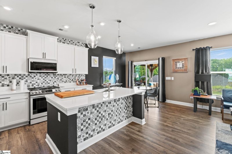 Property image 3 at 925 Maple Grove Way, Greer, SC 29651