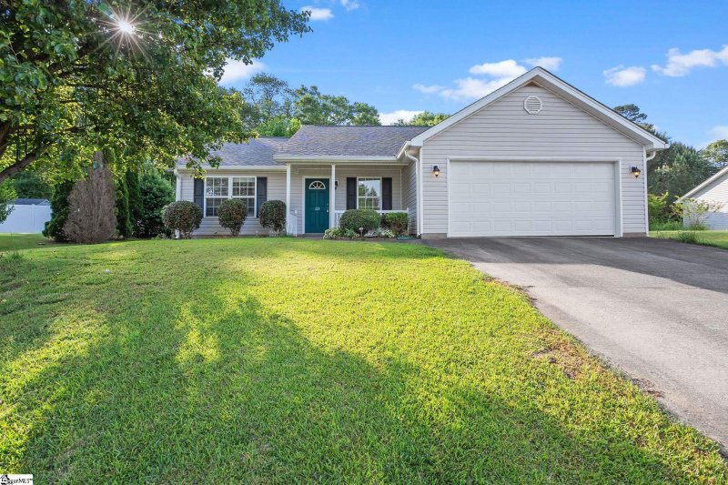 Autumn Hills, Greer Community