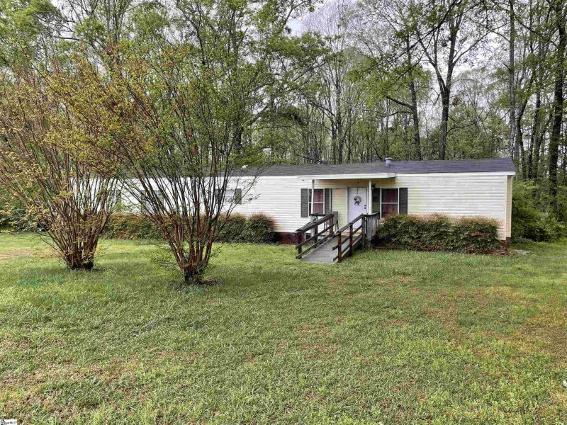 Property image 2 of 7 Red Barn Court in Country Walk, Simpsonville, SC 29680