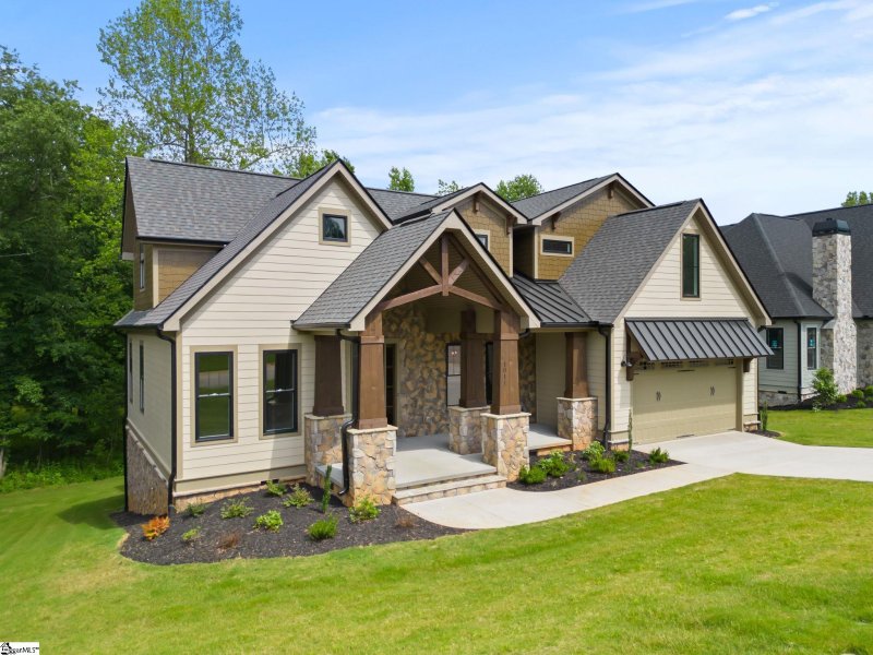Property image 2 at 1011 Tudor Cottage Trail, Boiling Springs, SC 29316