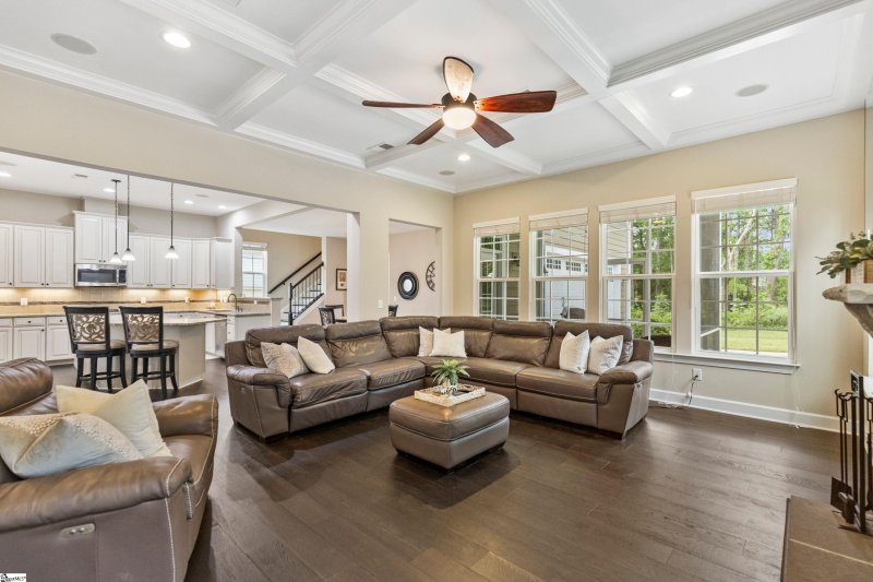 Property image 3 at 10 Jardin Drive, Greenville, SC 29607