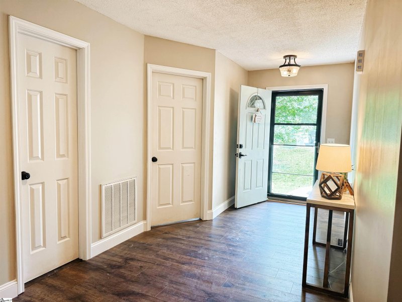 Property image 4 at 16 Anson Court, Simpsonville, SC 29681