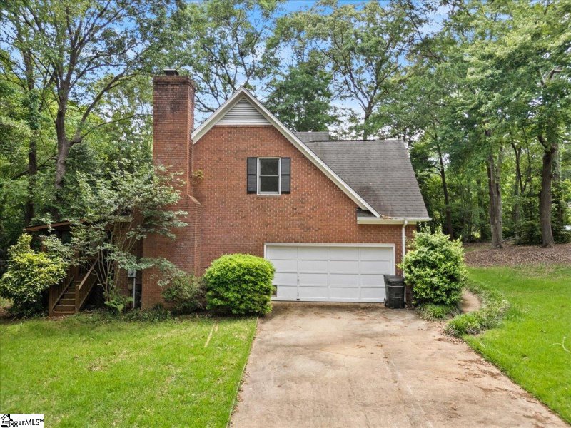 Property image 2 at 402 Woodgrove Trace, Spartanburg, SC 29301