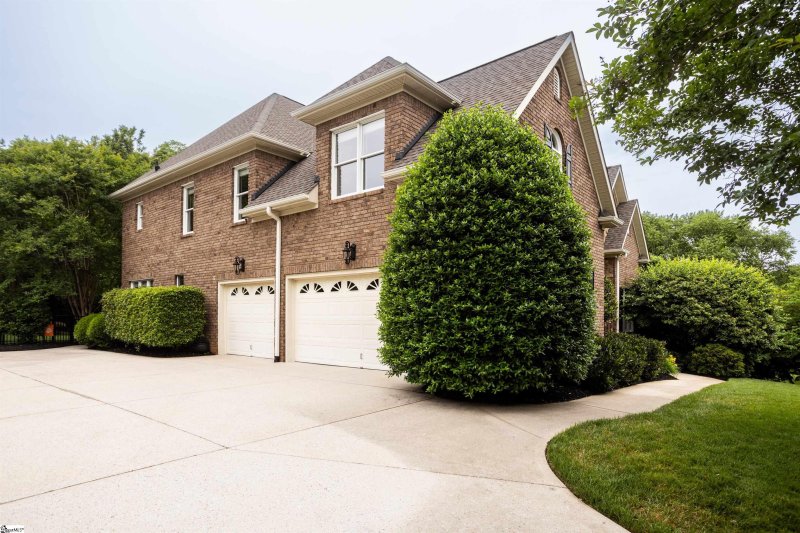 Property image 3 at 5 Marlis Court, Greer, SC 29650