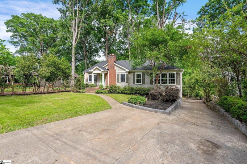 Property image 3 at 25 Wedgewood Drive, Greenville, SC 29609