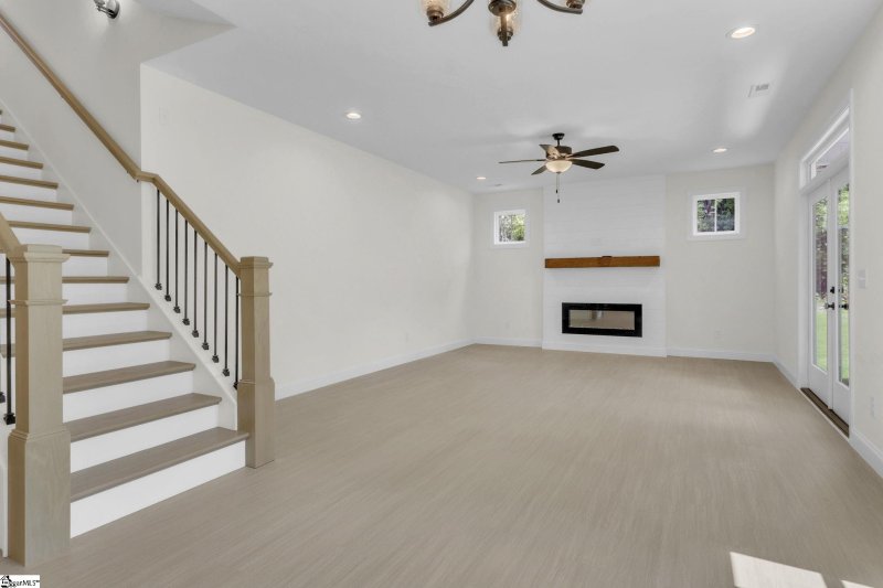 Property image 5 of 6 Eastwood Court in Old Mill Estate, Taylors, SC 29687