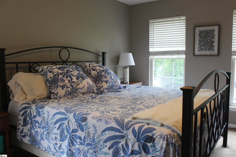 Property image 3 of 708 Sugar Maple Court in Parks Grove, Fountain Inn, SC 29644