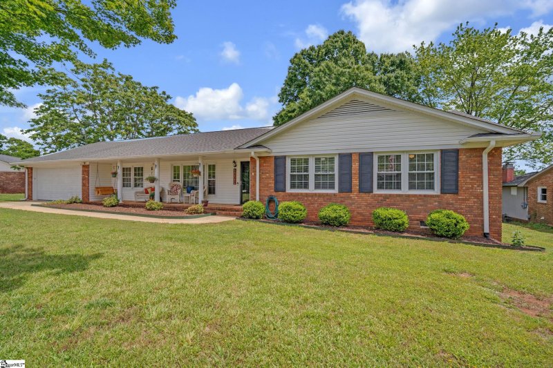 Property image 3 at 215 Edgewood Drive, Mauldin, SC 29662