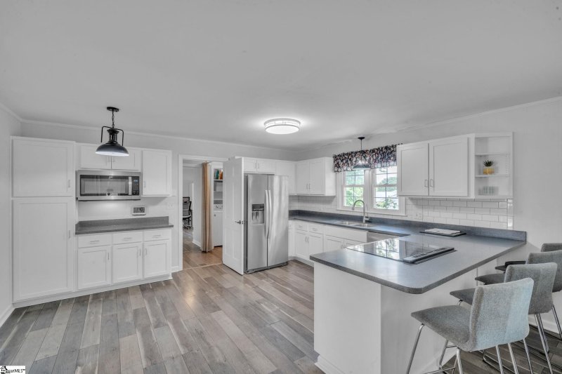 Property image 5 at 215 Edgewood Drive, Mauldin, SC 29662