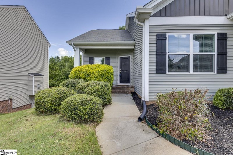 Property image 2 at 325 Castleton Circle, Boiling Springs, SC 29316