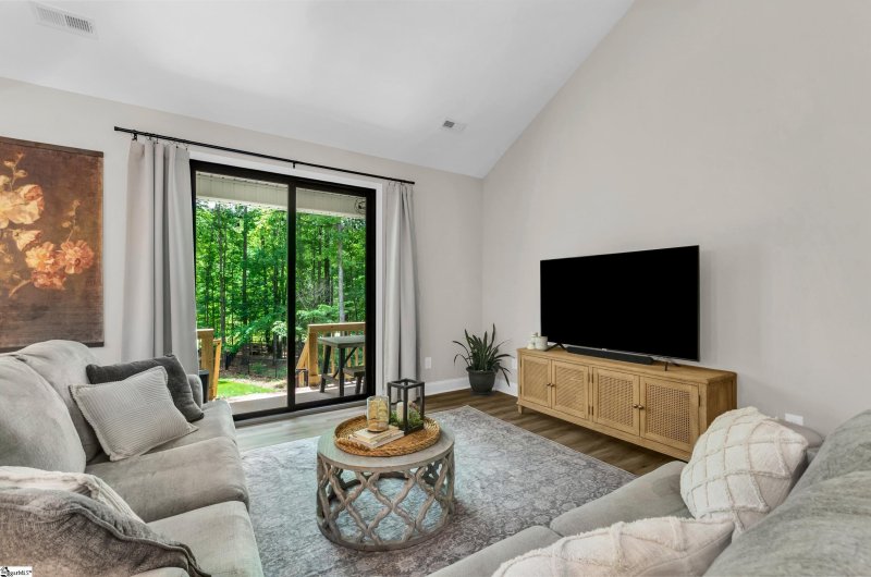 Property image 5 at 203 N Hogan Drive, Westminster, SC 29693