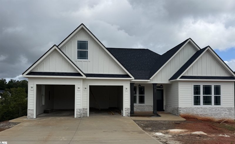 200 Eagles Crest Drive