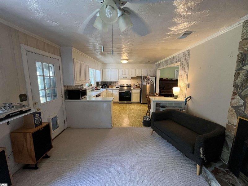 Property image 5 at 210 Barry Drive, Greer, SC 29650