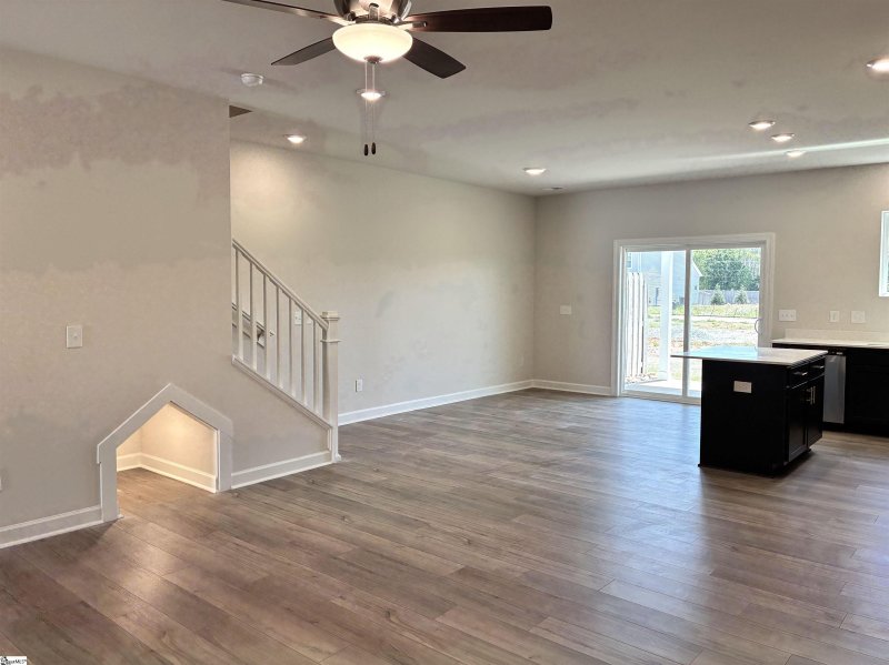 Property image 4 of 217 Crimson Tree Court in Holly Ridge, Greenville, SC 29607